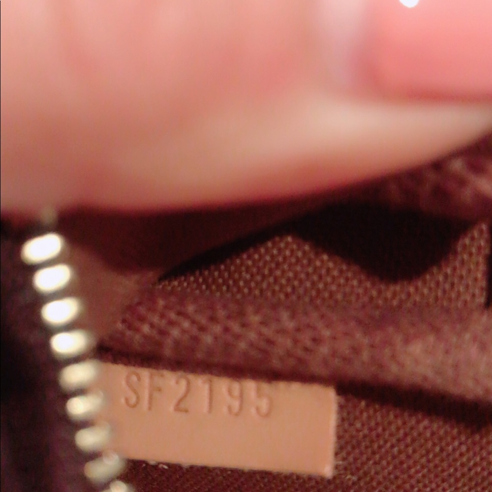 LOUIS VUITTON Monogram Mini Pochette Accessories - Picture 6 of 6